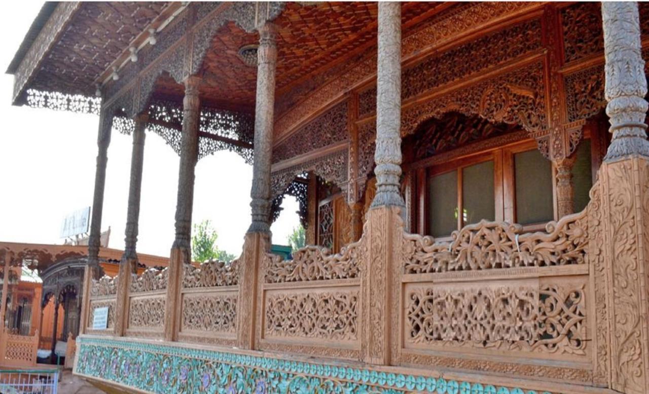 Hotel De Laila House Boat By Sterling Srīnagar Exterior foto