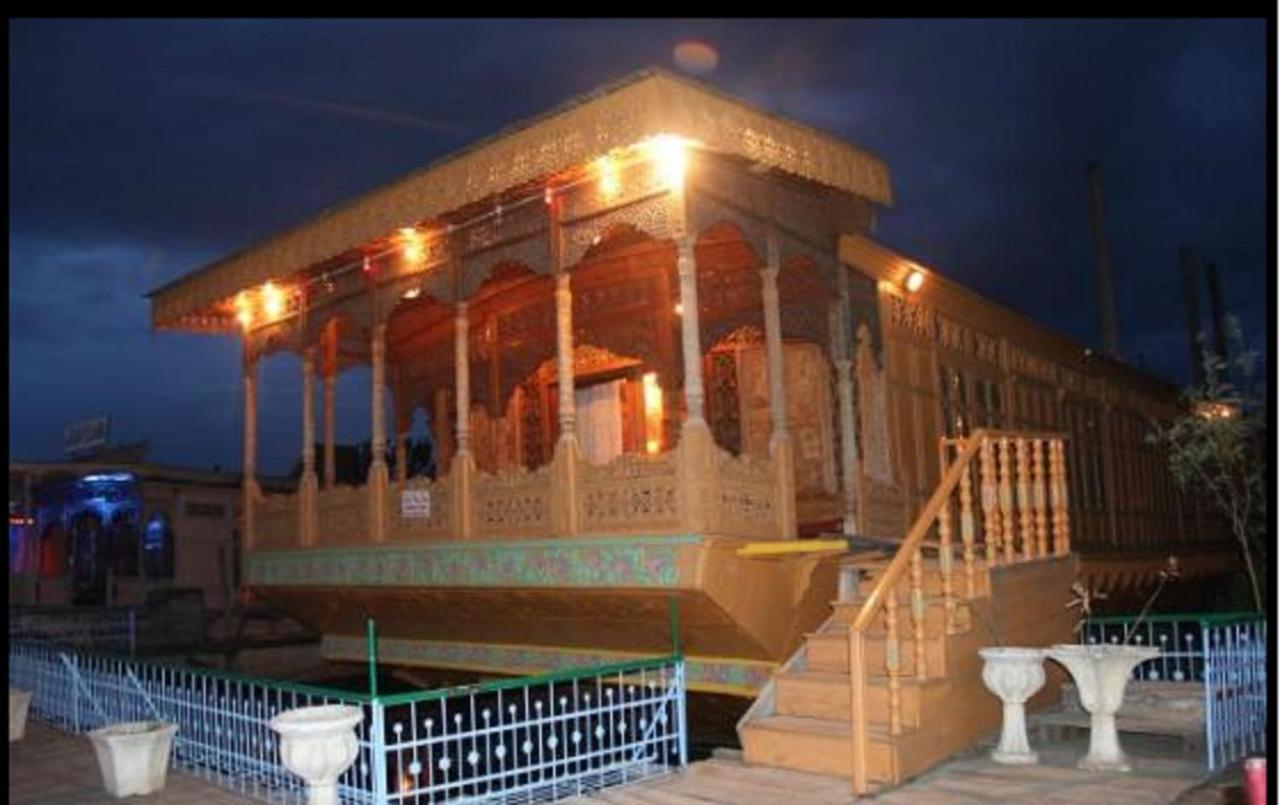 Hotel De Laila House Boat By Sterling Srīnagar Exterior foto